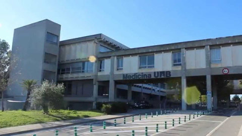 Exterior de la Facultad de Medicina de la Universidad Autónoma de Barcelona (UAB) - YouTube