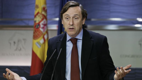 El portavoz parlamentario del PP, Rafael Hernando, durante la rueda de prensa que ha ofrecido hoy tras la reunión de la Junta de Portavoces en en el Congreso. EFE/