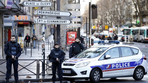 Policía armada en el centro de París en septiembre del 2016. REUTERS/ Charles Platiau