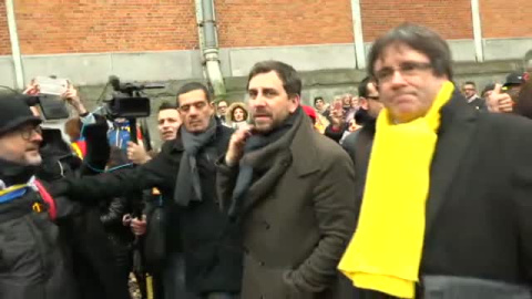 Puigdemont, recibido a gritos de "president" en la manifestación en Bruselas