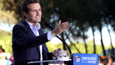 24/05/2019.- El líder del PP, Pablo Casado, interviene este viernes en el acto de cierre de campaña celebrado en Puente del Rey (Madrid). EFE/ J.J Guillén