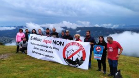 Los ecologistas gallegos se movilizan contra dos proyectos de megaparques eólicos en una sierra protegida de Ourense