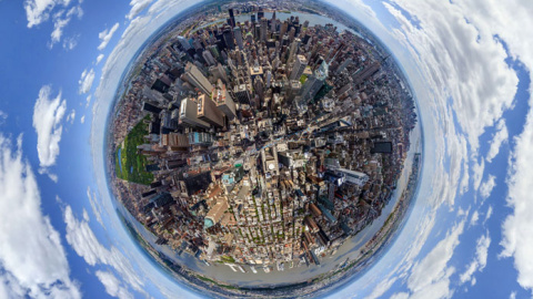 Nueva York, la ciudad que nunca duerme. Los rascacielos parecen llegar casi hasta el mismísimo cielo / AirPano