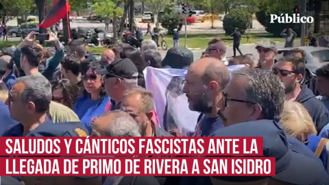 Cánticos fascistas y enfrentamientos con la Policía: así ha sido la llegada de los restos de Primo de Rivera al cementerio de San Isidro