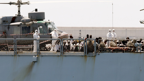 A bordo del 'Orione' viajan 228 hombres y 22 menores no acompañados. - EFE