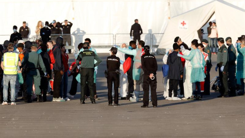 Primera atención en el puerto de Valencia. - EFE