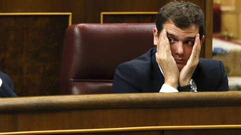 El presidente de Ciudadanos, Albert Rivera, durante el Pleno del Congreso de los Diputados el pasado 19 de abril. EFE/Kiko Huesca