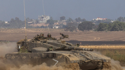 Un tanque israelí junto a la Franja de Gaza en julio de 2014. - AFP