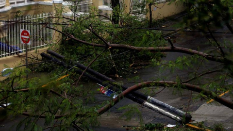 Daños causados por el huracán María en San Juan de Puerto Rico. / THAIS LLORCA (EFE)