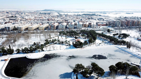 Vista de Lago de la Alhóndiga en la localidad madrileña de Getafe, este lunes.