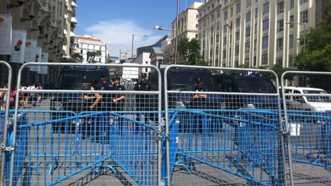 La ley mordaza establece multas de hasta 30.000 euros para quienes perturben de forma grave la seguridad. / EP