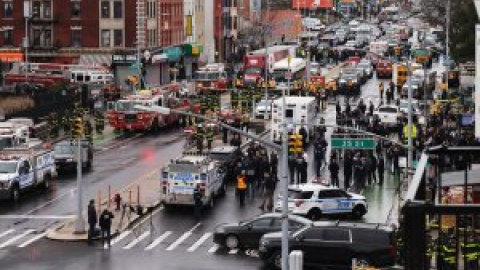 Al menos 29 heridos en un tiroteo en el metro de Nueva York