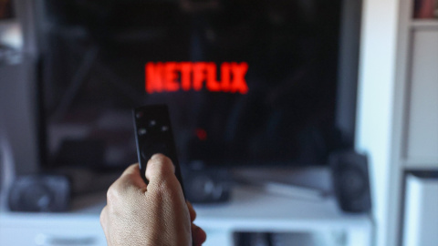 Un usuario se conecta a la plataforma Netflix, a 14 de octubre de 2022, en Madrid (España).