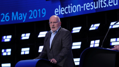 El candidato de los socialistas europeos, Frans Timmermans, valora los resultados electorales en el Parlamento Europeo (Bruselas). /EFE