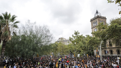 La Plaça Universitat, abarrotada. XAVI HERRERO