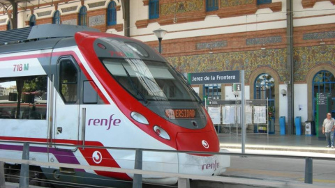 Tren de Cercanías Renfe en la estación de Jerez. E.P.