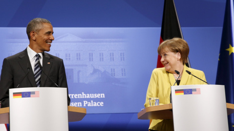 El presidente de EEUU, Barack Obama, y la canciller alemana, Angela Merkel, durante la rueda de prensa conjunta en Hannover. REUTERS/Kevin Lamarque