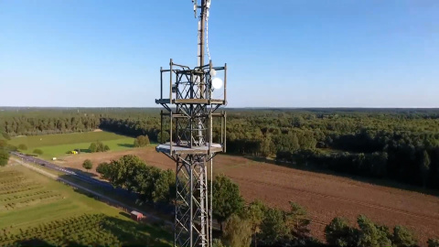 Telefónica vende la división de torres de Telxius a American Tower