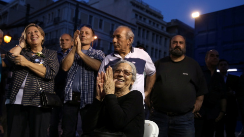 Los partidarios de Nueva Democracia reaccionan tras las primeras encuestas de salida de las elecciones europeas y locales | Reuters