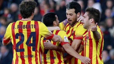 Sergi Roberto, Pedro, Busquets y Jordi Alba, con la camiseta con la senyera del Barça de hace unas temporadas. EFE