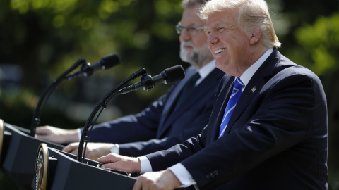 Mariano Rajoy con el presidente de EEUU Donald Trump durante la rueda de prensa conjunta en el Rose Garden de la Casa Blanca en Washington el 26 de septiembre del 2017. REUTERS/ Jonathan Ernst