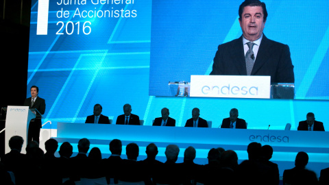 El presidente de Endesa, Borja Prado, durante su intervención en la junta de accionistas de la eléctrica. REUTERS/Andrea Comas