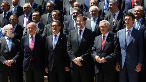 El presidente del Gobierno, Mariano Rajoy, con el presidente de la Generalitat, Artur Mas, el comisario de Energía, Miguel Arias Cañete, el ministro de Interior, Jorge Fernández Díaz, el alcalde de Barcelona, Xavier Trias, y el ministro de 