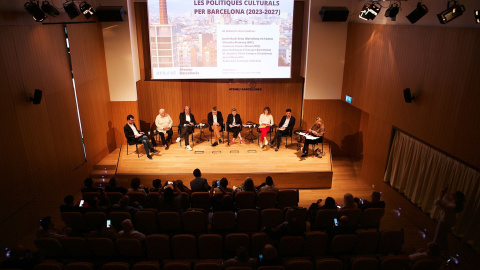 La sala de l'Ateneu Barcelonès durant un moment del debat.