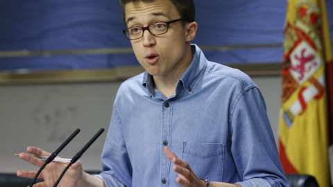 El portavoz de Podemos, Iñigo Errejón, durante su comparecencia en rueda de prensa, tras la reunión de la Junta de Portavoces del Congreso de los Diputados. EFE/Sergio Barrenechea