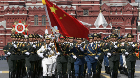 Chinese servicemen march during the Victory Day parade at Red Square in Moscow. REUTERS/Sergei Karpukhin