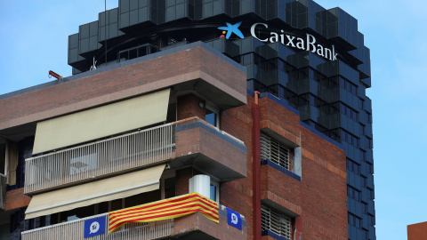 La sede de Caixabank en Barcelona. REUTERS/Albert Gea