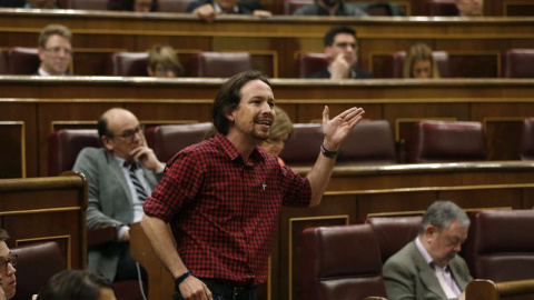 El líder de Podemos, Pablo Iglesias, durante su intervención hoy en el Congreso de los Diputados en el último pleno de la XI Legislatura. EFE/Paco Campos