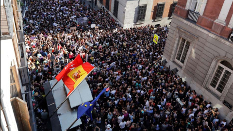 Manifestación de mujeres en Madrid, esta tarde ante el Ministerio de Justicia, en protesta por la puesta en libertad de 'La Manada'. (JUAN CARLOS HIDALGO | EFE)