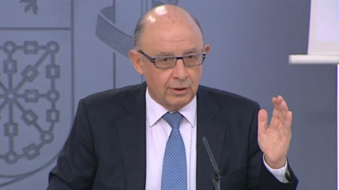 El ministro de Hacienda en funciones, Cristóbal Montoro, en la rueda de prensa ofrecida tras la reunión del Consejo de Ministros.