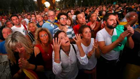 Caras de decepción tras la comparecencia /Reuters