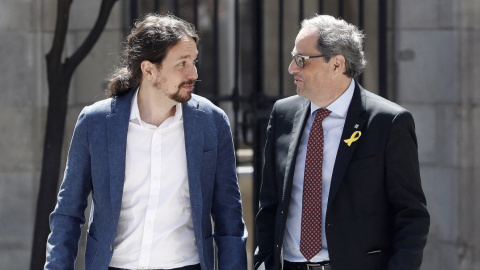 El líder de Podemos, Pablo Iglesias, i el president de la Generalitat, Quim Torra, aquest dilluns 25 de juny, al Palau de la Generalitat. / EFE.