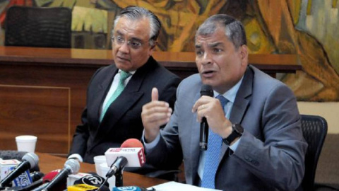 Mera junto a Rafael Correa en una imagen de archivo. EFE