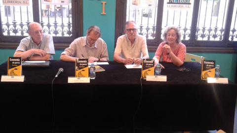 Presentació del llibre 'Economia de Guerra', aquest dilluns a la llibreria Alibri de Barcelona. / MF.