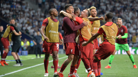 Jugadores del Liverpool celebran el segundo gol del partido en la final de la Champions League./EFE