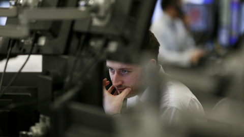 Un operador del mercado de Londres. REUTERS