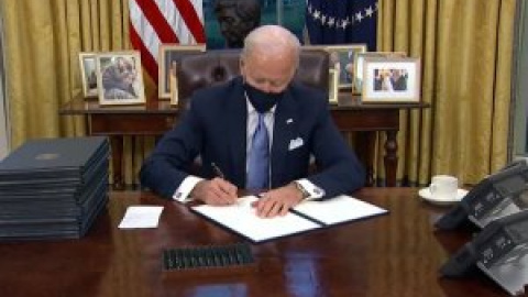 Joe Biden exprime al máximo sus primeras horas de gobierno firmando 17 órdenes ejecutivas