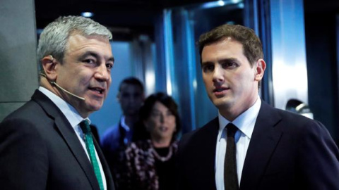 El líder de Ciudadanos, Albert Rivera, junto a Luis Garicano, candidato al Parlamento Europeo. EFE