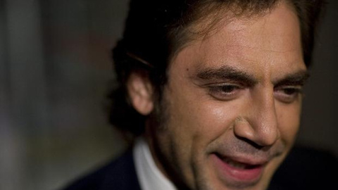 El actor español Javier Bardem ha viajado a los campos de refugiados saharauis cercanos a Tinduf (Argelia) para participar en la quinta edición del Festival Internacional de Cine del Sahara (Fisahara).