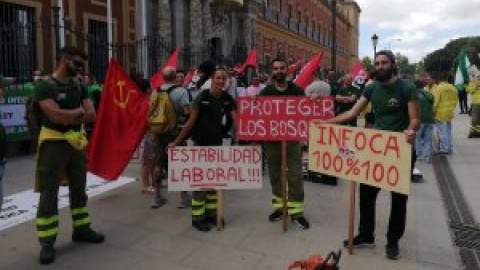 Los bomberos forestales se plantan ante "la precariedad" de la lucha contra los incendios en el balcón de Juanma Moreno