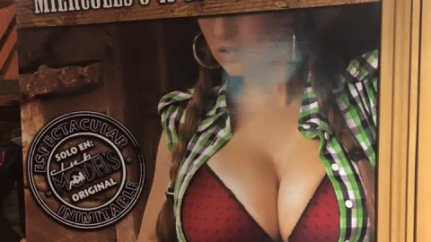 El cartel que anuncia "Las jornadas del rabo de toro" en el club.