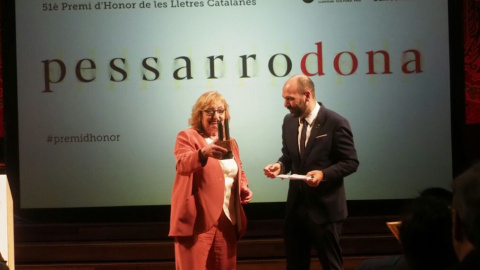 Marta Pessarrodona i Marcel Mauri en l'acte de lliurament del 51è Premi d'Honor de les Lletres Catalanes al Palau de la Música. ÒMNIUM CULTURAL