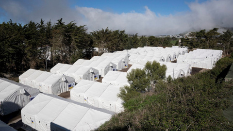 Carpas instaladas en el Centro de Acogida Temporal de Extranjeros de Las Raíces, en La Laguna, Tenerife.