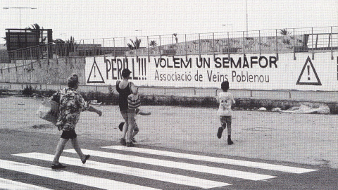 1990 - Pintada per reclamar semàfors al Poblenou.