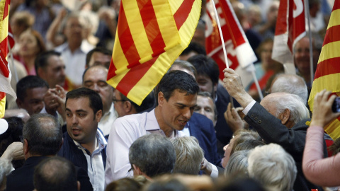 El secretario general del PSOE, Pedro Sánchez, a su llegada al acto central de campaña de los socialistas aragoneses en Zaragoza. EFE/Toni Galán