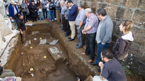 Exhumación de tres guerrilleros del destacamento de Manolo Bello. Foto: Óscar Rodríguez, de la ARMH del